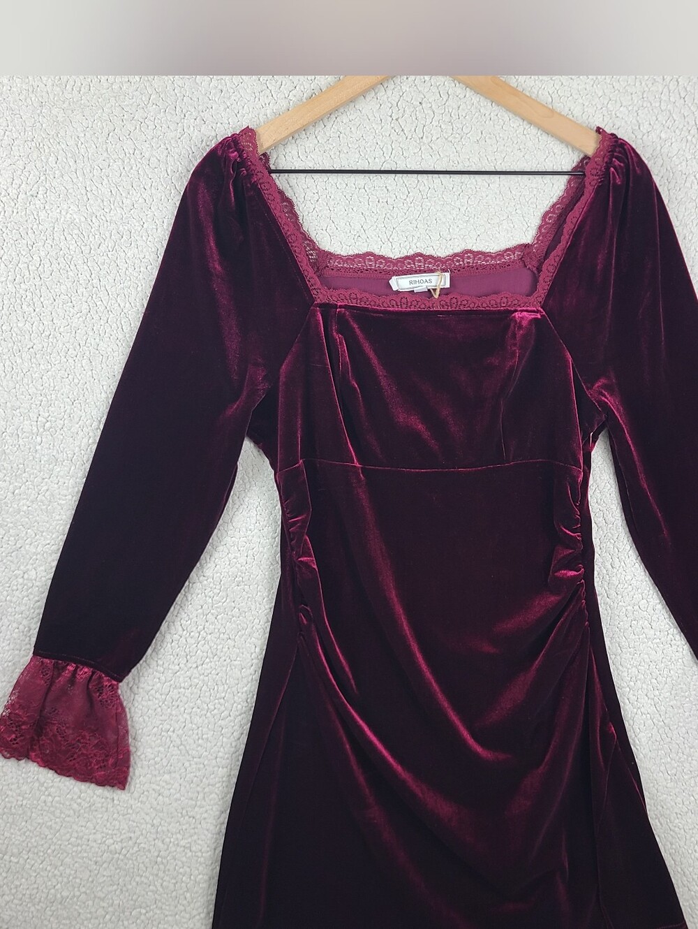 Rihoas Burgundy Velvet Ruched Lace Sleeve Mini Dress M NWT Wine Red